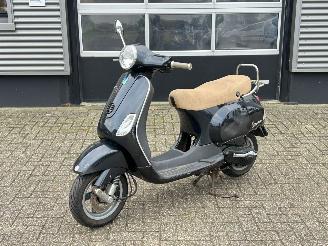 Vespa  LX 50 2T picture 1