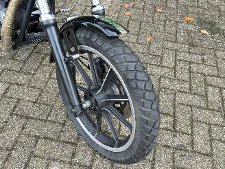 Harley-Davidson Sportster XL 883 Hugger picture 15