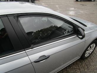 Volkswagen Polo 1.0 MPI Trendline 5drs picture 23