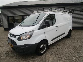 skadebil bedrijf Ford Transit Custom 290 2.0 TDCI L2H1 Economy Edition 2018/3