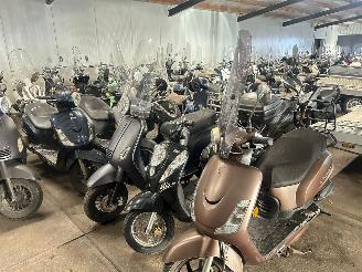 Overige  100+ scooters te koop. picture 1