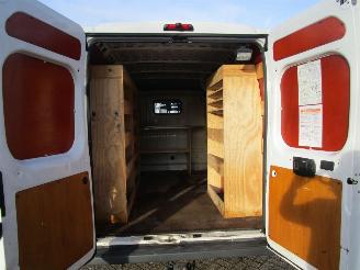 Peugeot Boxer 335 2.2 HDI L2H2 XR picture 17