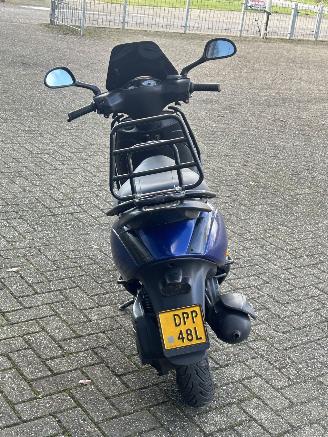 Piaggio  Zip 50 4T picture 4