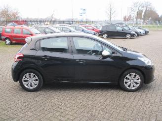 Peugeot 208 1.0 VTI Like 5drs picture 6