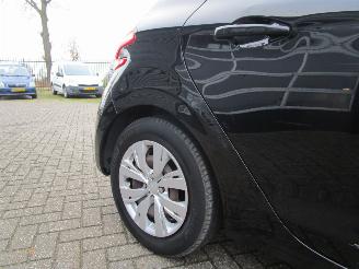 Peugeot 208 1.0 VTI Like 5drs picture 26