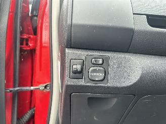 Toyota Yaris 1.0 VVTi + picture 16