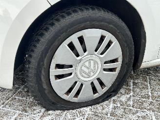 Volkswagen Up! 1.0 move up! Bluemotion picture 19