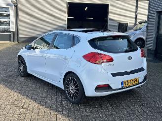 Kia Cee d 1.4 CVVT picture 3