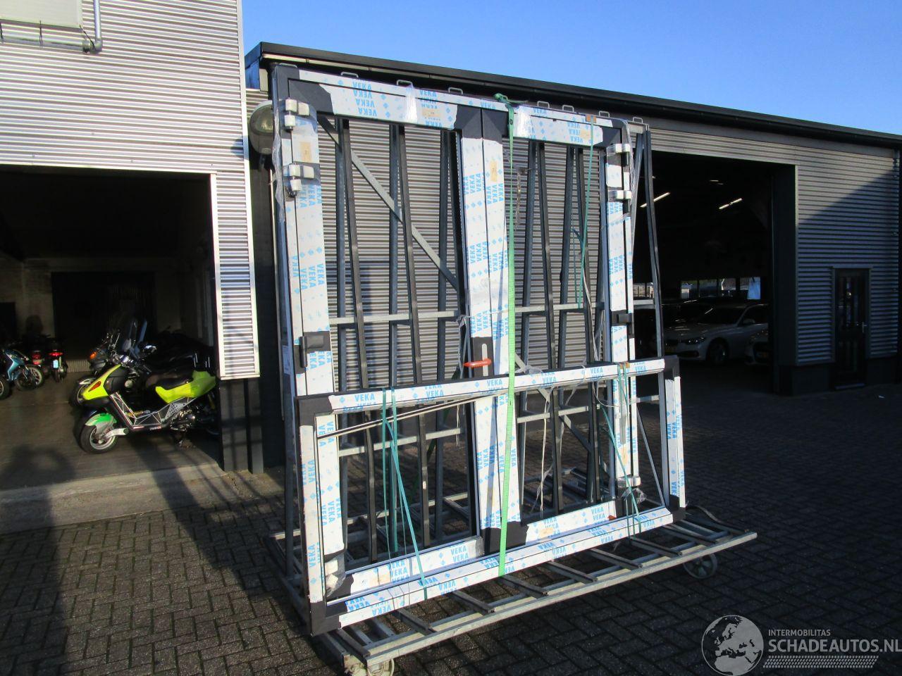 Alle  Kozijnenbok + kozijnen beschadig.