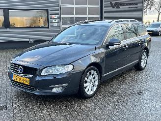 Voiture accidenté Volvo V-70 2.0 T4 Polar+ 2016/4