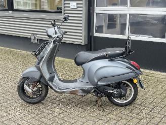 Vespa  Sprint 50 4T picture 2