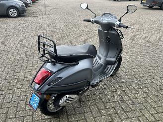 Vespa  Sprint 50 4T picture 5