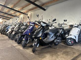 skadebil bromfiets Overige  Partij 58 scooters 2026/1