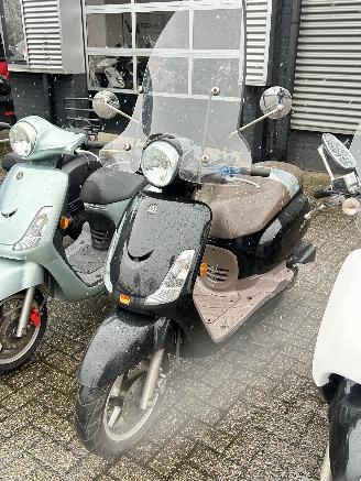 Sym  Partij 4 scooters picture 6