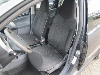 Peugeot 107 1.0-12V Sublime 5drs picture 12