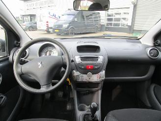 Peugeot 107 1.0-12V Sublime 5drs picture 10