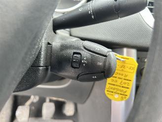 Peugeot 207 CC 1.6 VTi picture 17