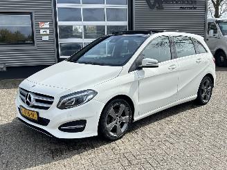 uszkodzony samochody osobowe Mercedes B-klasse 200 d Ambition 2017/3