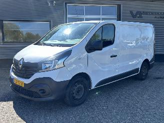 krockskadad bil bedrijf Renault Trafic 1.6 dCi T27 L1H1 Luxe Energy 2019/3