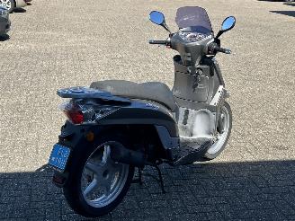 Kymco  People S picture 5