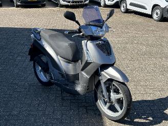 Kymco  People S picture 7