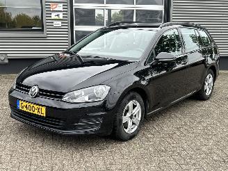 krockskadad bil auto Volkswagen Golf Variant 1.2 TSI Connected Series 2016/2