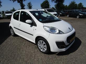 Peugeot 107 Active 5drs picture 4