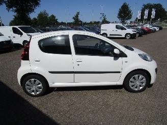 Peugeot 107 Active 5drs picture 24