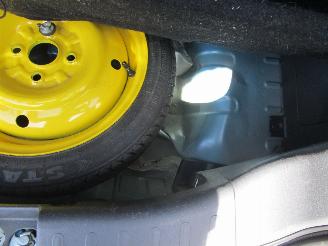 Suzuki Alto 1.0 Celebration picture 21