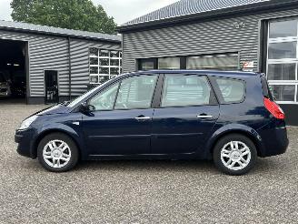 Renault Grand-scenic 2.0-16V Tech Line picture 2