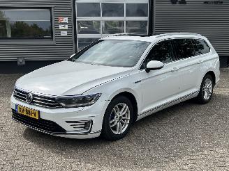Damaged car Volkswagen Passat Variant 1.4 TSI GTE 2016/12