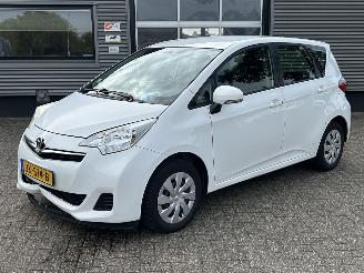 Voiture accidenté Toyota Verso S 1.3 VVT-i Comfort Plus 2013/2