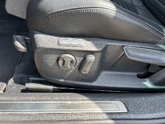 Volkswagen Passat Variant 2.0 TDI Connected Series Plus picture 15