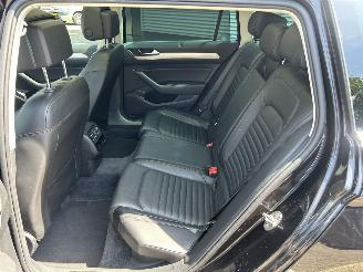 Volkswagen Passat Variant 2.0 TDI Connected Series Plus picture 11
