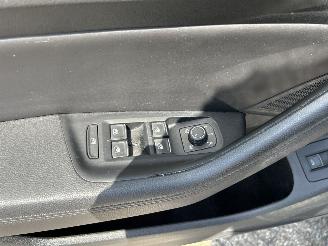 Volkswagen Passat Variant 2.0 TDI Connected Series Plus picture 16