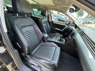 Volkswagen Passat Variant 2.0 TDI Connected Series Plus picture 14