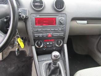 Audi A3 Sportback 1.6 FSI Attraction picture 13