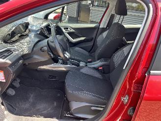 Peugeot 2008 1.2 PureTech Blue Lion picture 10