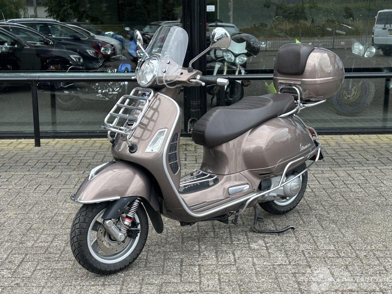 Vespa  GTS 300 i.e. Touring ABS