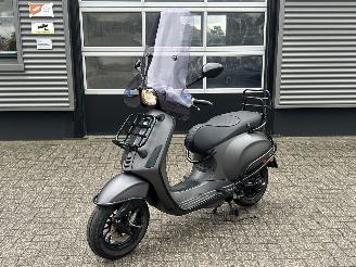 Vespa  Sprint 50 4T picture 1