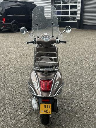 Vespa  Primavera 50 4T picture 4