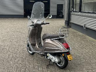 Vespa  Primavera 50 4T picture 3