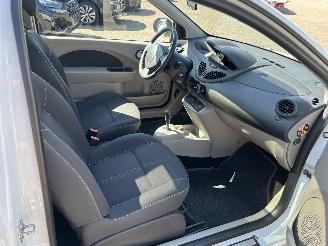Renault Twingo 1.2 - 16V Dynamique Automaat picture 13