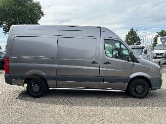 Volkswagen Crafter 35 2.5 TDI L2H2 picture 6