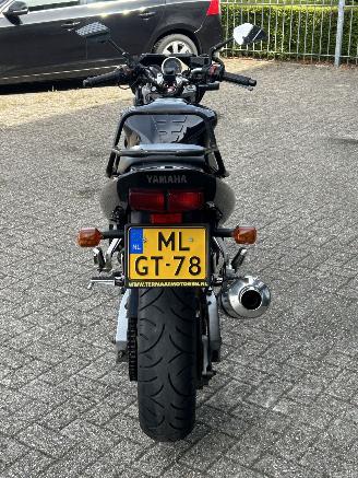 Yamaha FZS 600 Fazer picture 4