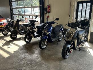 Yamaha  Partij 5 scooters picture 1