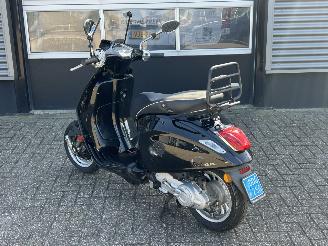 Vespa  Sprint picture 1