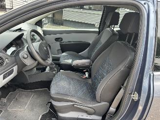 Renault Clio 1.4-16V Dynamique Comfort picture 10