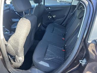 Peugeot 208 1.4 e-HDi Active Automaat 1e eigenaar picture 11