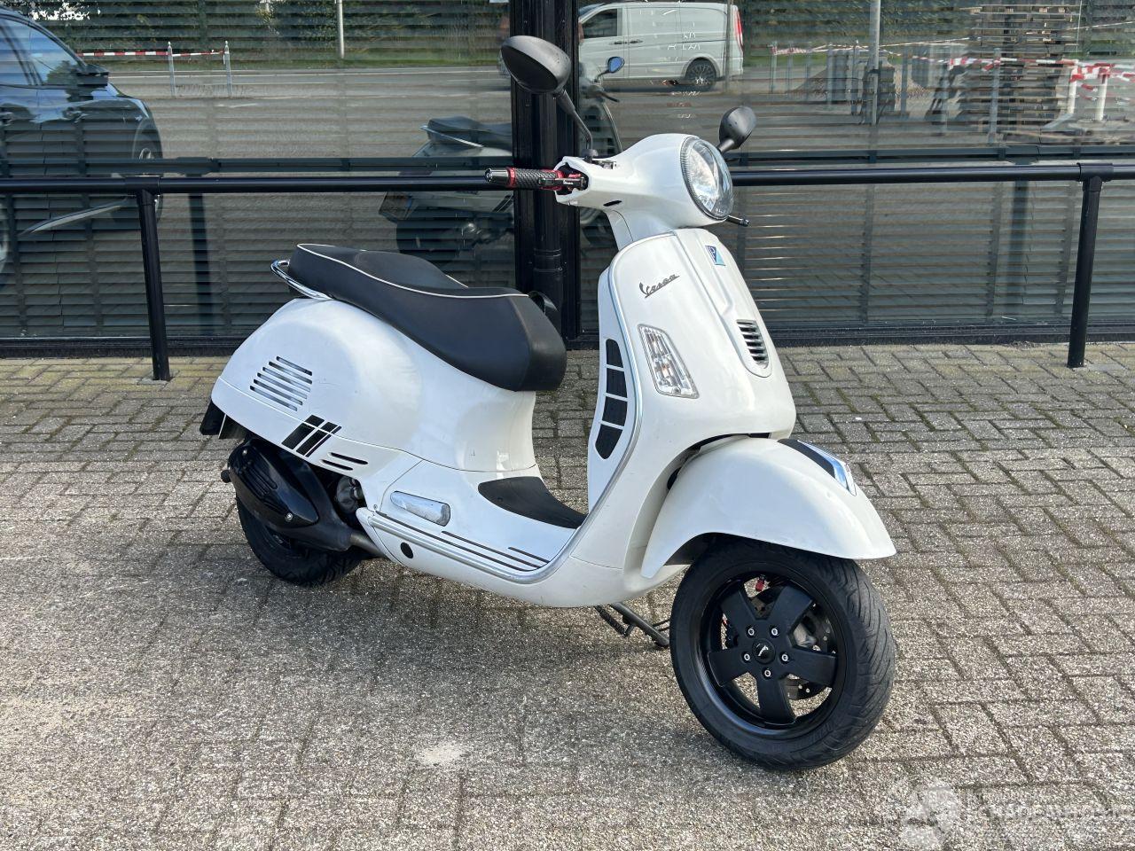 Vespa  GTS 300 i.e. Super